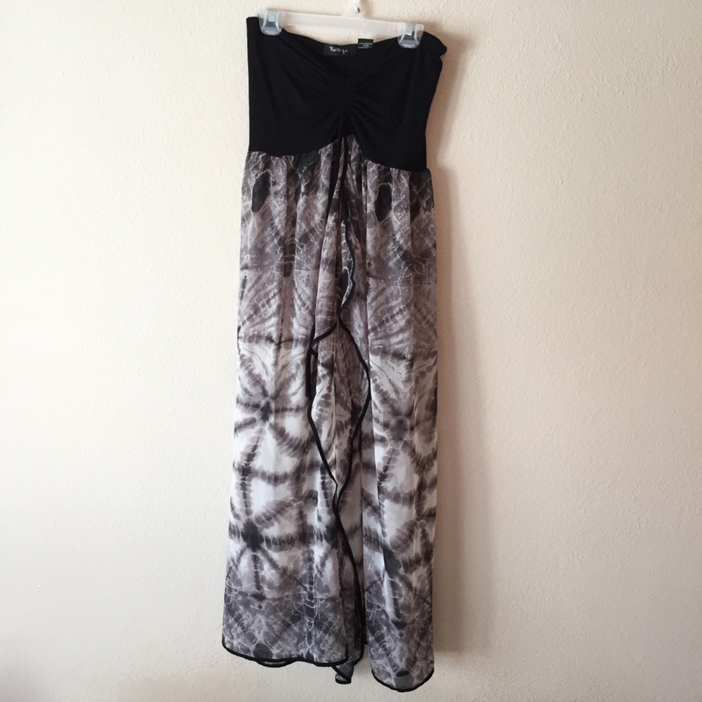 Strapless black and gray beach coverup